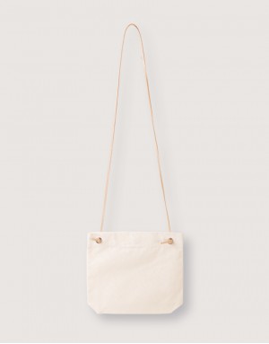 中帆橫式皮繩斜背包