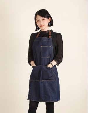 牛仔布繞頸式三口袋圍裙-深藍