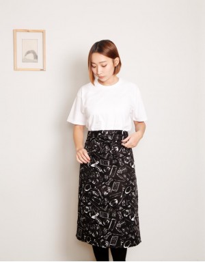 滌綸半身單口袋圍裙-黑底白餐具 滌綸半身單口袋圍裙-黑底白餐具