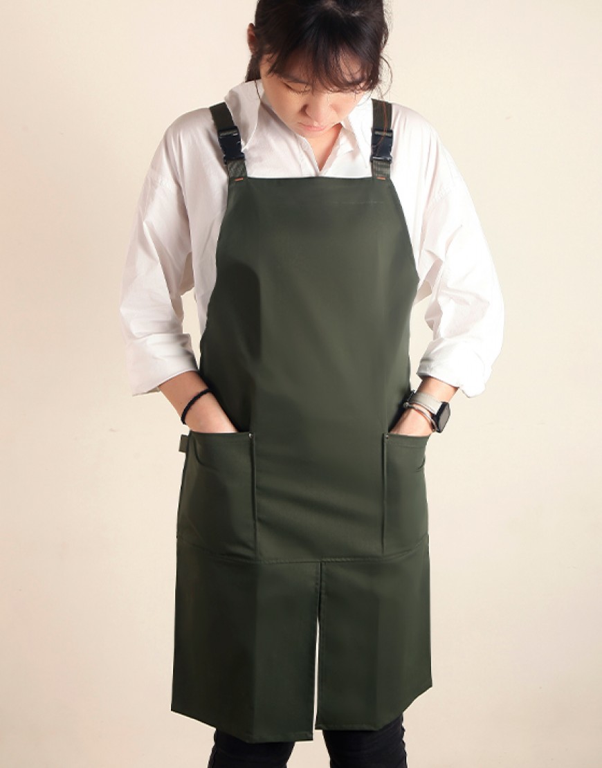 滌棉防潑水背帶式圍裙雙口袋前開叉款-墨綠