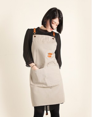 職人防水雙肩綁繩圍裙-卡其色 (防潑水) _ 餐飲 園藝 手工藝 客製化圍裙 開店 員工服 制服 工作服