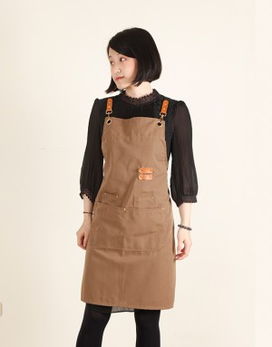 職人防水雙肩綁繩圍裙-棕色 (防潑水) _ 餐飲 園藝 手工藝 客製化圍裙 開店 員工服 制服 工作服