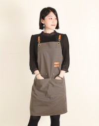 職人防水雙肩綁繩圍裙-軍綠色 (防潑水) _ 餐飲 園藝 手工藝 客製化圍裙 開店 員工服 制服 工作服