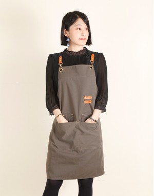 職人防水雙肩綁繩圍裙-軍綠色 (防潑水) _ 餐飲 園藝 手工藝 客製化圍裙 開店 員工服 制服 工作服