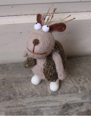 穿背心的麋鹿擺飾